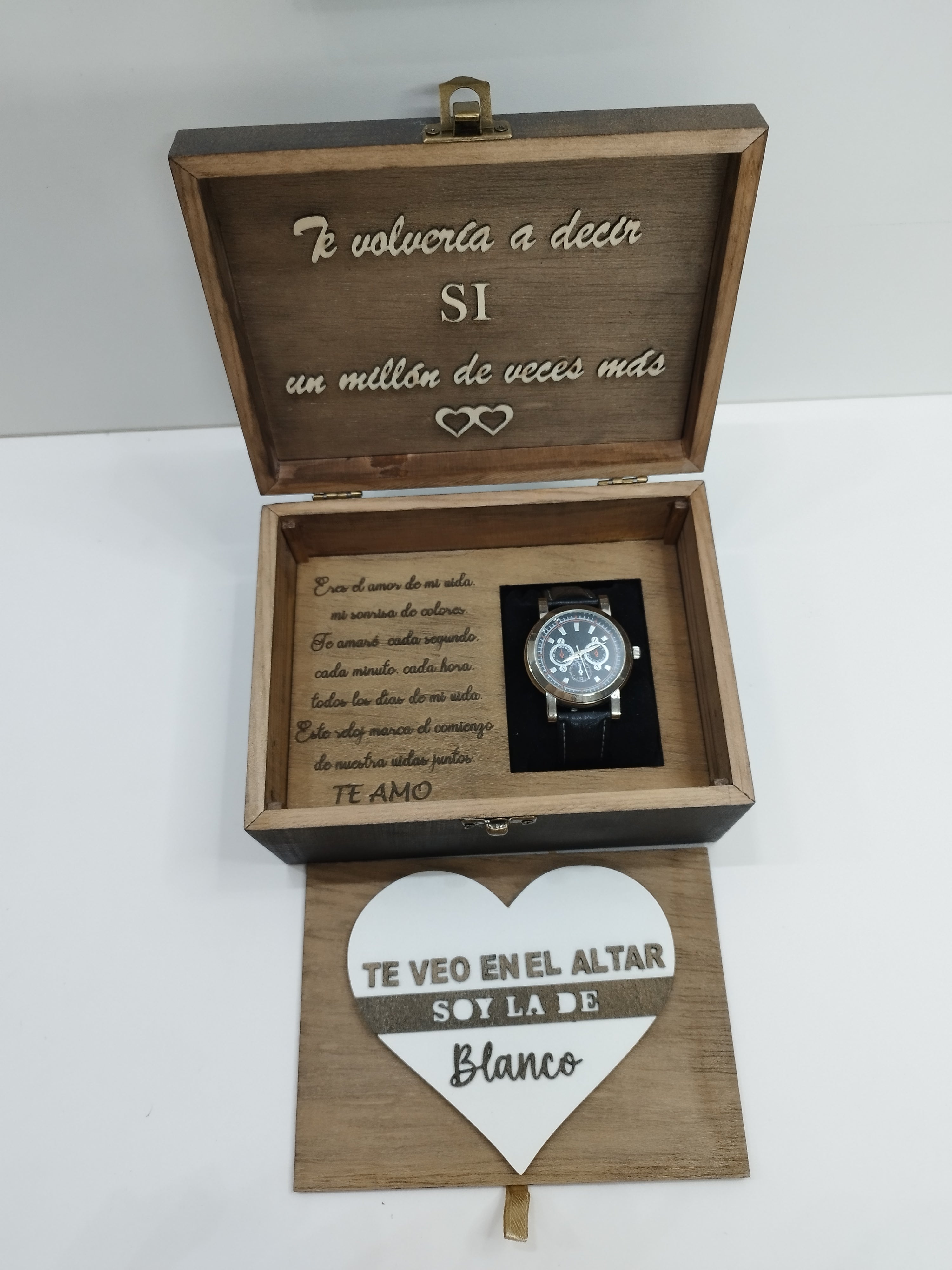 exclusiva caja de reloj – Emoción en letras