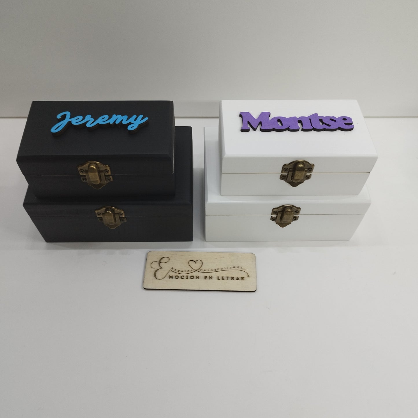 PACK DE 2 CAJAS DE MADERA CON NOMBRE