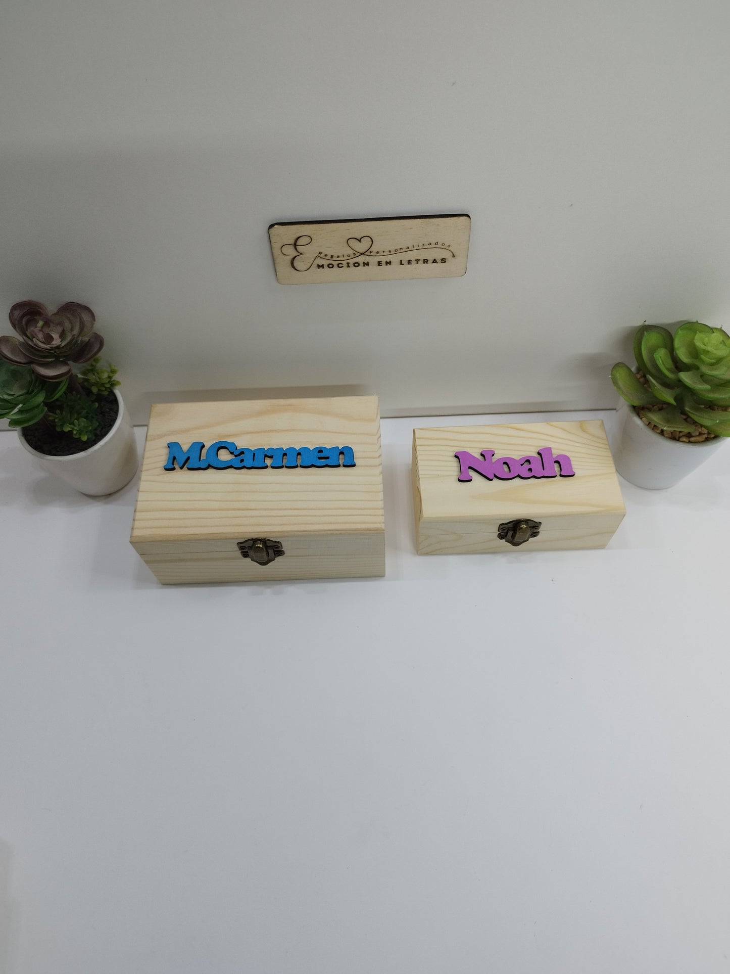 PACK DE 2 CAJAS DE MADERA CON NOMBRE