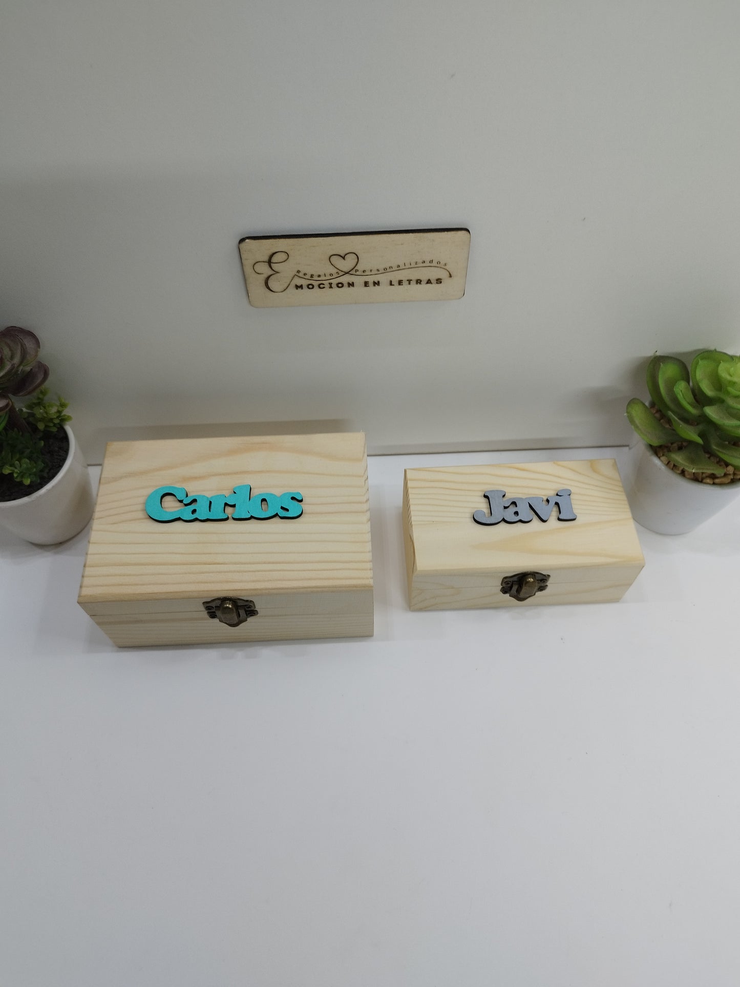 PACK DE 2 CAJAS DE MADERA CON NOMBRE