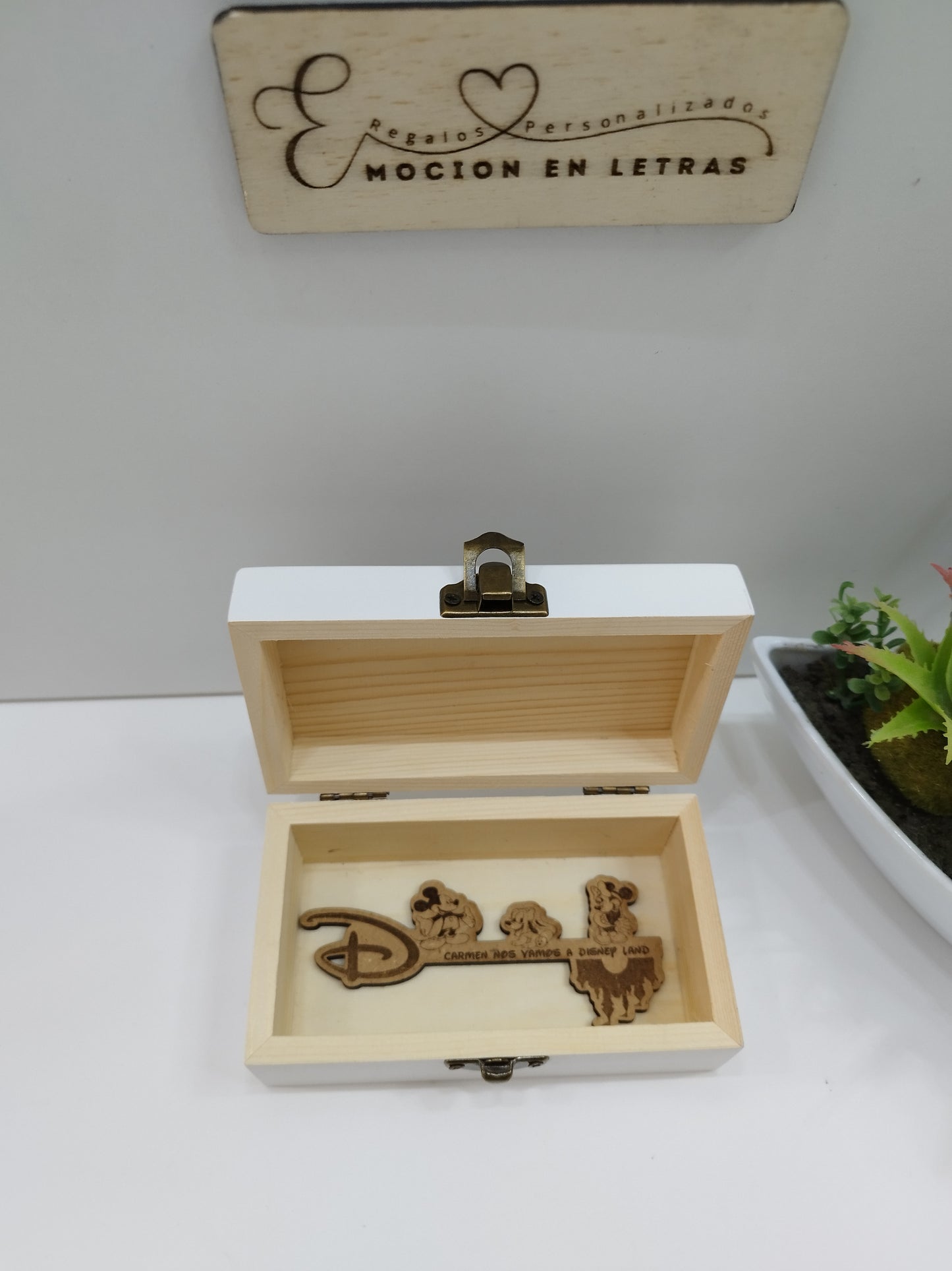 LLAVE Y CAJA MÁGICA DISNEY