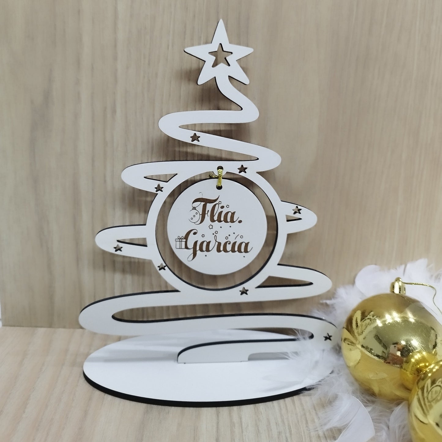árbol de madera con nombres de familia para decoración
árbol decorativo de madera personalizado para el hogar
árbol familiar grabado en madera
adorno de madera con nombres familiares
árbol de madera hecho a mano con nombres
árbol de madera decorativo para sala
árbol familiar de madera con diseño personalizado
decoración de hogar con árbol de madera personalizado
árbol de madera con nombres de miembros de la familia
regalo personalizado para hogar con árbol familiar de madera
árbol de madera persona