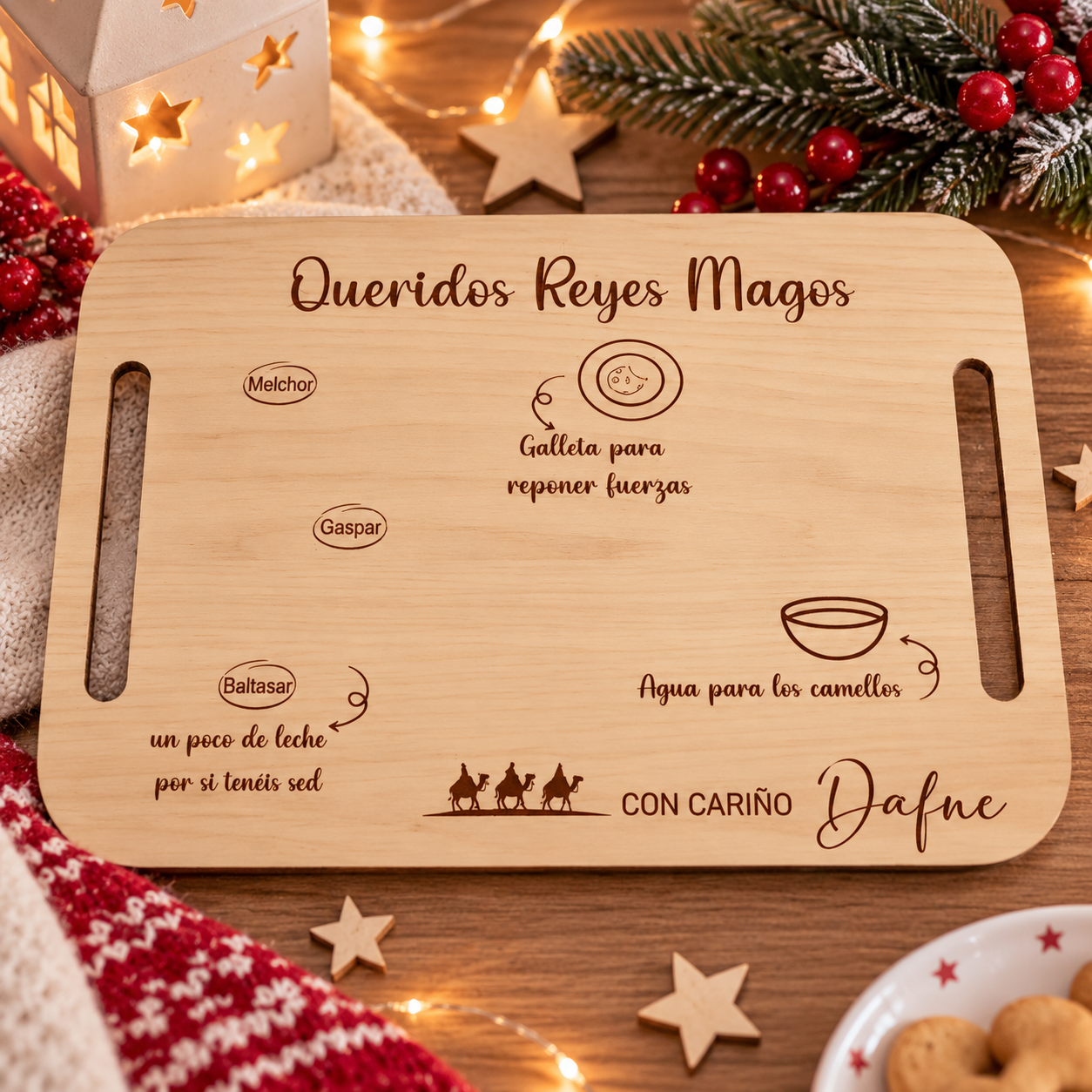 bandeja Papá Noel personalizada, bandeja para Papá Noel, bandeja Papá Noel Navidad, bandeja Reyes Magos personalizada, bandeja para Reyes Magos, bandeja Reyes Magos Navidad, bandeja reversible Navidad, bandeja reversible Papá Noel Reyes Magos, bandeja de Navidad personalizada, bandeja de madera personalizada, bandeja navideña de madera, bandeja Navidad para niños, bandeja para dejar a Papá Noel, bandeja para dejar a los Reyes Magos, bandeja para galletas y leche Papá Noel, bandeja para leche y galletas Navi