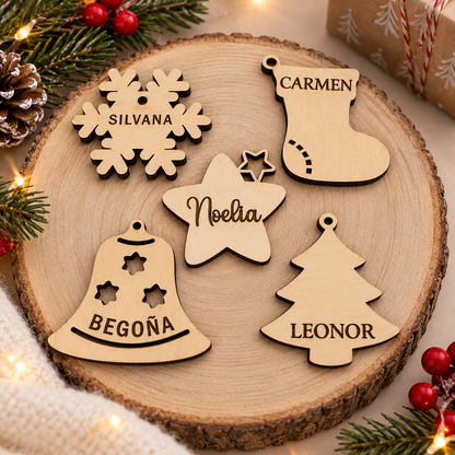 etiquetas de Navidad personalizadas, etiquetas para regalos de Navidad, etiquetas navideñas personalizadas, etiquetas de madera para regalos, etiquetas de madera personalizadas, etiquetas Navidad con nombre, etiquetas para regalos con nombre, adornos de Navidad personalizados, adornos navideños de madera, adornos de madera con nombre, etiquetas regalo madera, etiquetas navideñas de madera, decoración navideña personalizada, decoración de Navidad de madera, detalles personalizados Navidad, detalles navideños