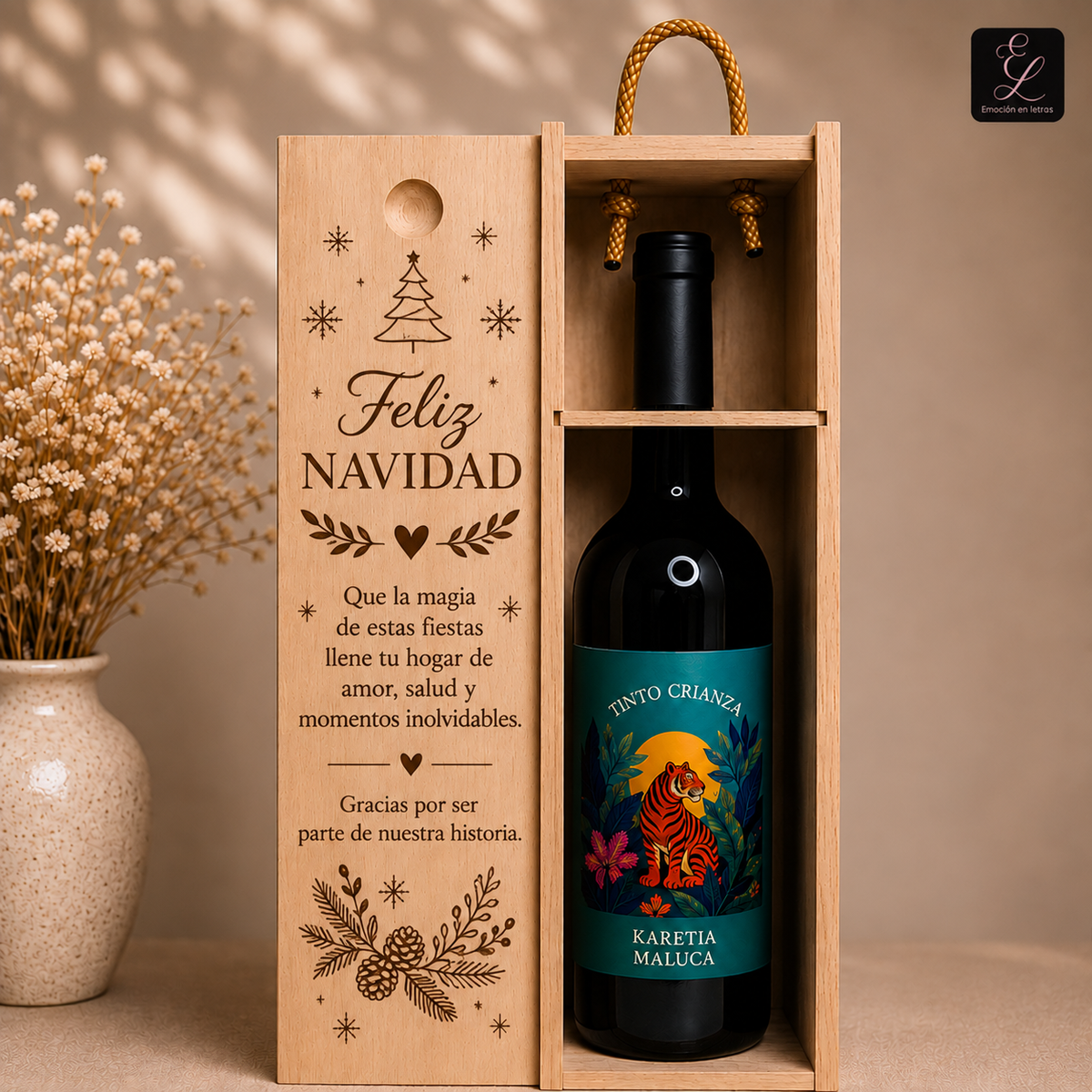 caja de vino navideña, caja de vino personalizada, caja de vino de madera, caja de vino grabada, caja de vino regalo, regalo de Navidad, regalo navideño personalizado, regalo Navidad original, regalos personalizados Navidad, regalo para amantes del vino, regalo para Navidad, vino regalo Navidad, caja para botella de vino, caja de madera para vino, caja de vino grabada con láser, caja de vino personalizada Navidad, regalos originales Navidad, detalles de Navidad, detalle navideño personalizado, regalo empres