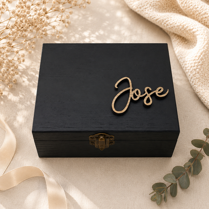 Caja de madera, caja personalizada, caja para futuro esposo, regalo para novio, regalo para futuro marido, regalo de boda, regalo para novio boda, regalo personalizado, caja regalo hombre, caja para reloj, caja para gemelos, caja para reloj y gemelos, regalo romántico, regalo de boda para hombre, detalle para novio, detalle de boda, regalo especial, regalo original, caja artesanal, caja de madera personalizada, regalo personalizado para hombre, Emoción en Letras